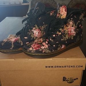 Dr. Martens boot